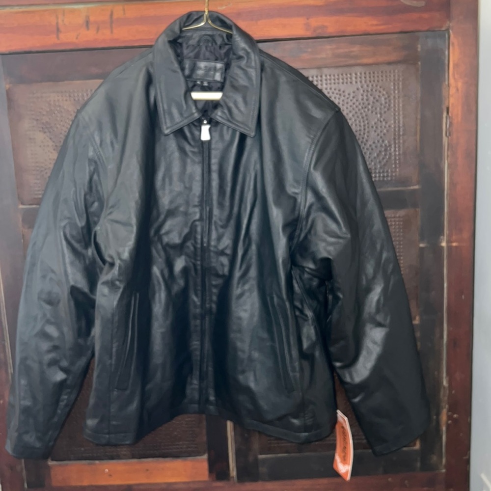 NWT Mens Size Medium Vintage Leather Jacket